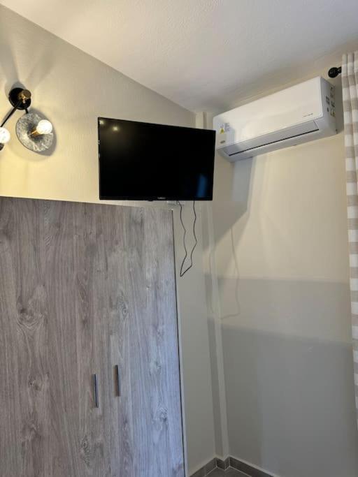 Seaviewapartment Ofrínion Exteriér fotografie
